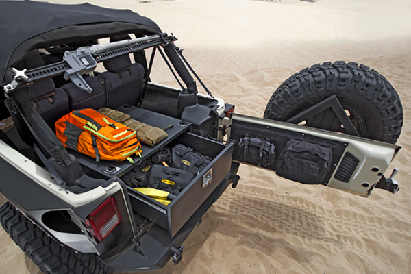 Smittybilt スミッティービルト リアロックストレージボックス セキュリティストレージボールト 76-13 CJ TJ LJ JK