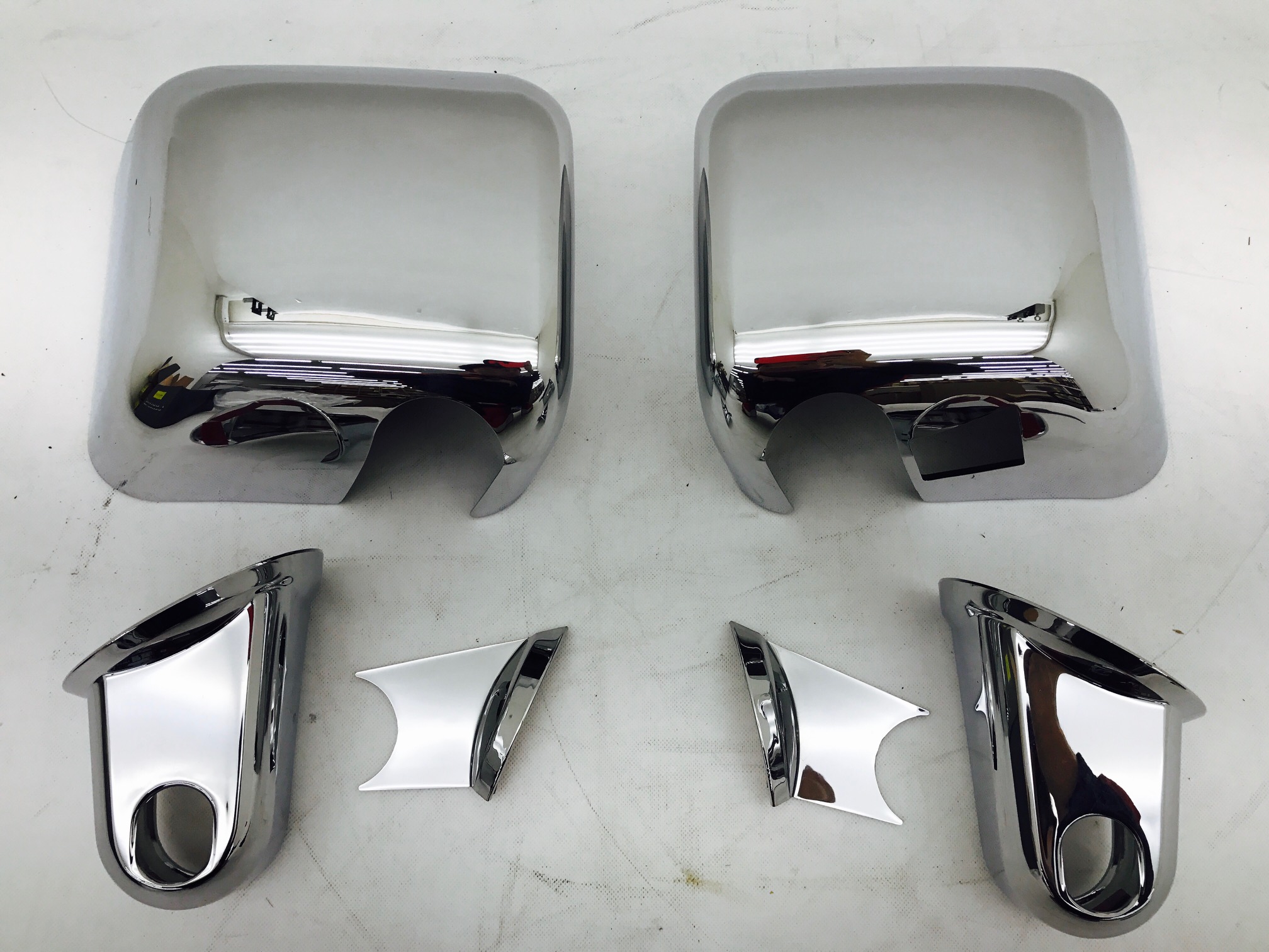 メッキパーツ ドアミラーカバー カメラ穴有り 1台分 JEEP ラングラーJK用 PART# YMRC-JP109-JP | ゴッチインターナショナル